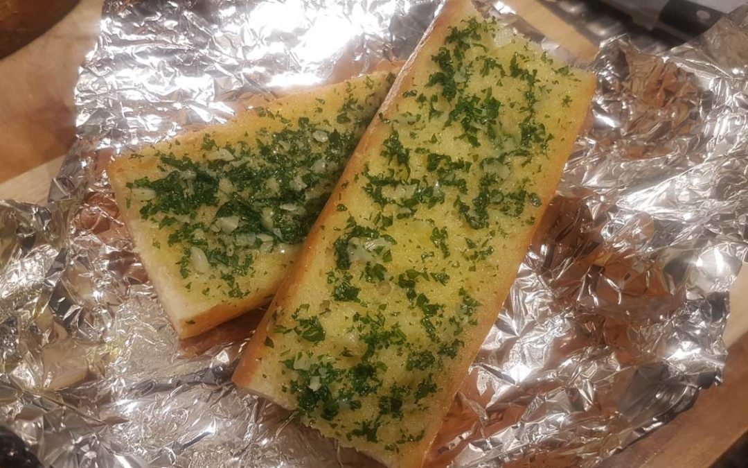 Cooked garlic bread
