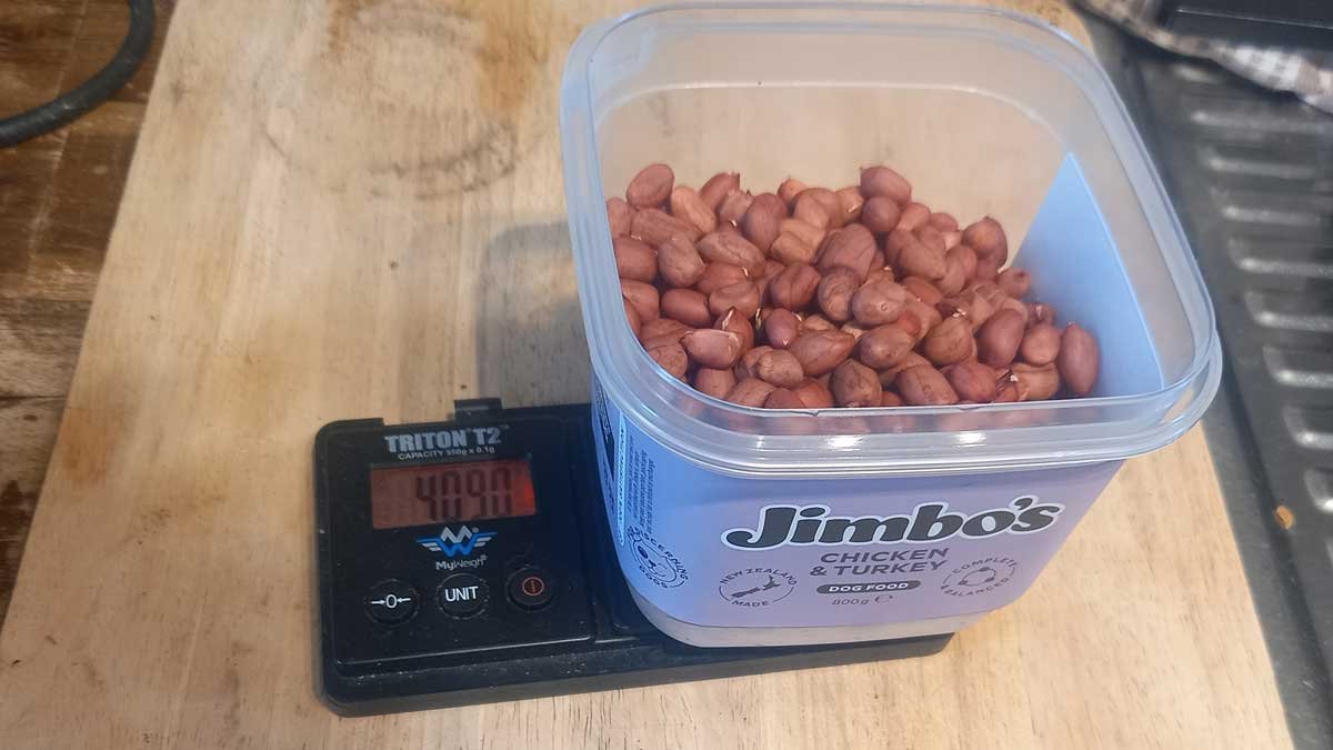 409g of raw shelled peanuts