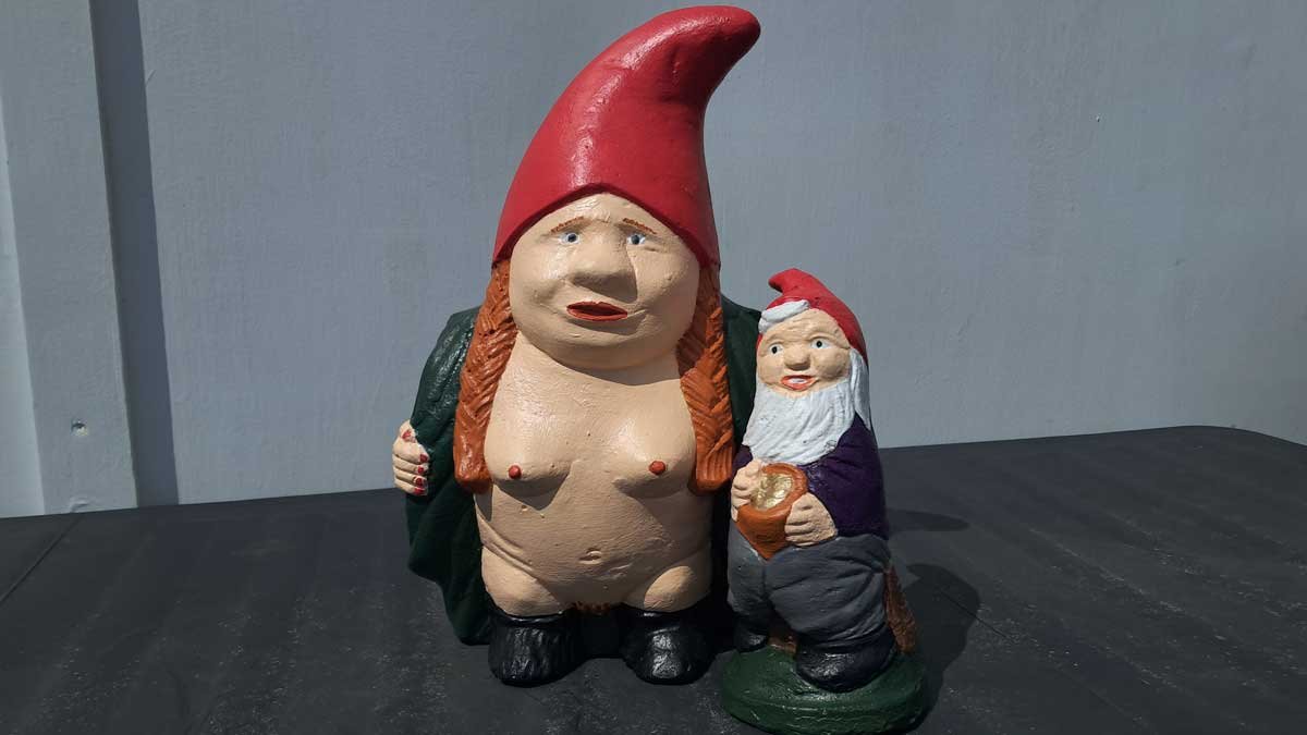 The two gnomes together after their glow-up.