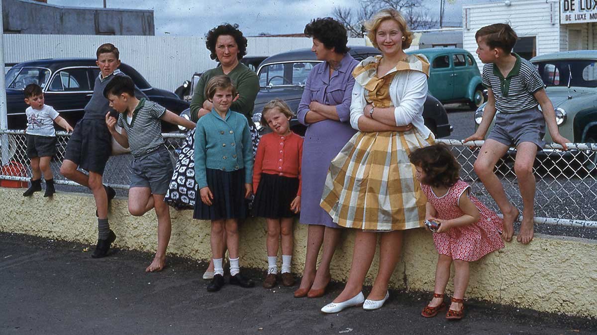 A group of women and children in 1960s Napier, New Zealand.