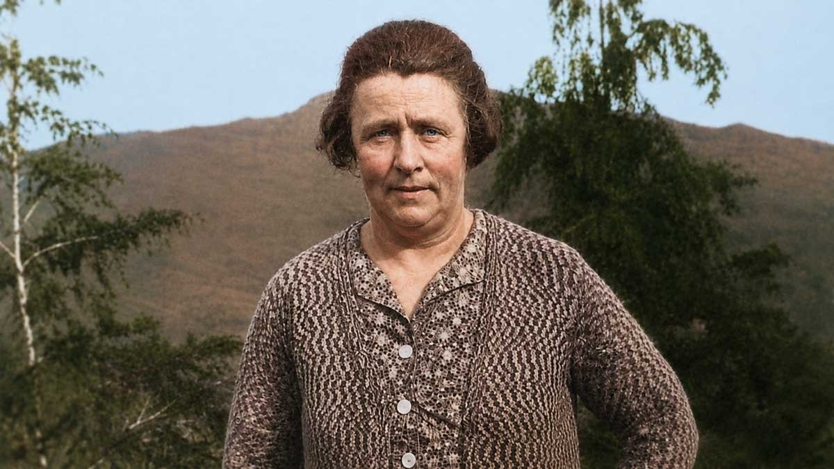Ellen Kate Schaeffer (nee Barrett). This photo has been AI-restored.