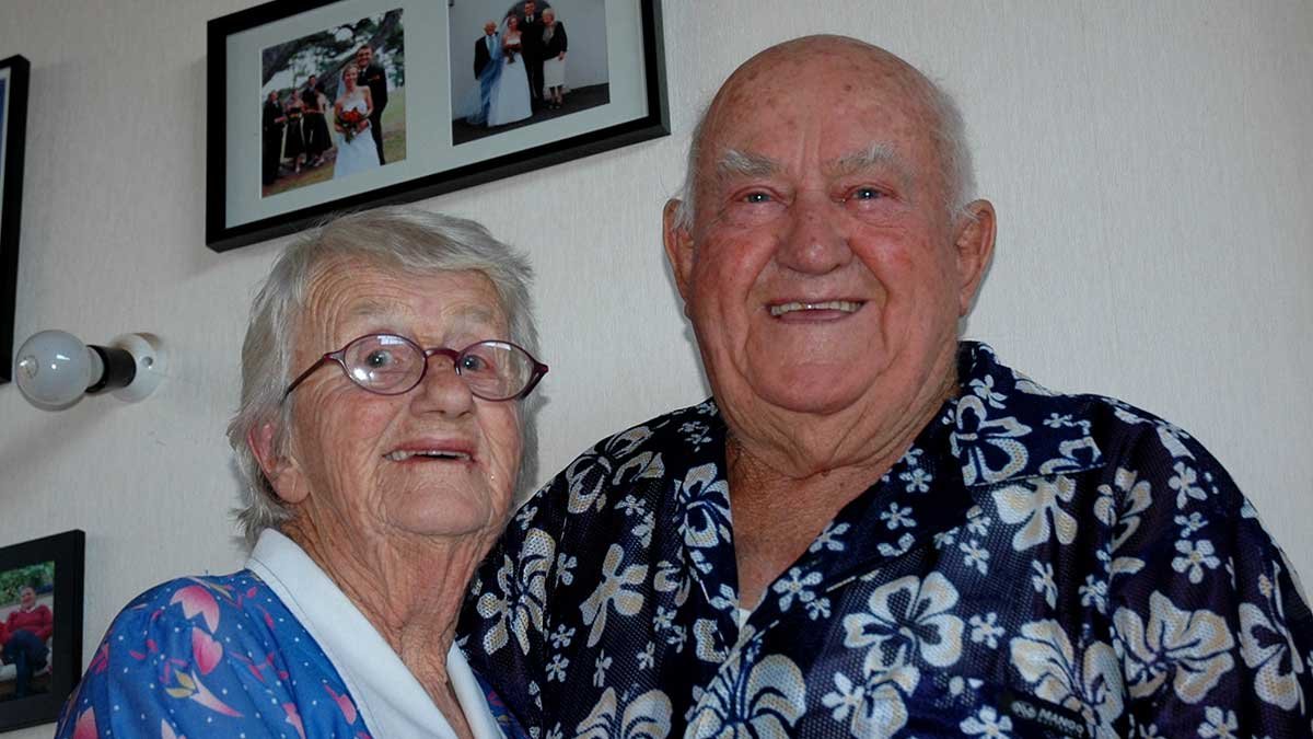 Shirley and Les Fulton in their home in 2007.