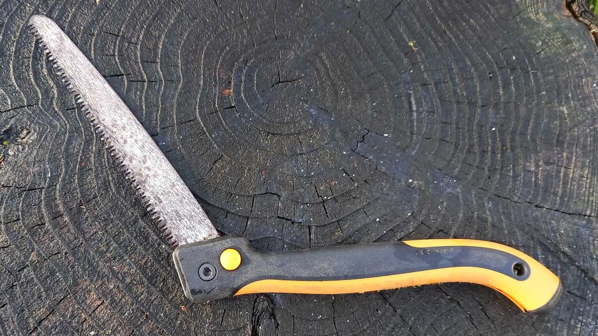 Pruning saw in its third position, which is useful for the "3 cut method".